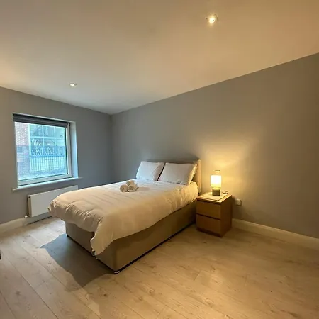 Apartment Stylish 2bdr House With 2 Bathrooms Garden Dublin