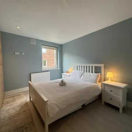 Apartment Stylish 2bdr House With 2 Bathrooms Garden Dublin