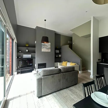 Apartment Stylish 2bdr House With 2 Bathrooms Garden Dublin