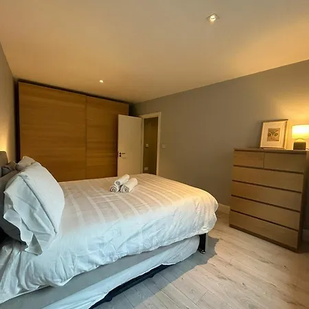 Apartment Stylish 2bdr House With 2 Bathrooms Garden Dublin