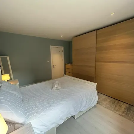 Stylish 2bdr House With 2 Bathrooms Garden Apartment *