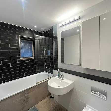 Stylish 2bdr House With 2 Bathrooms Garden * Dublin